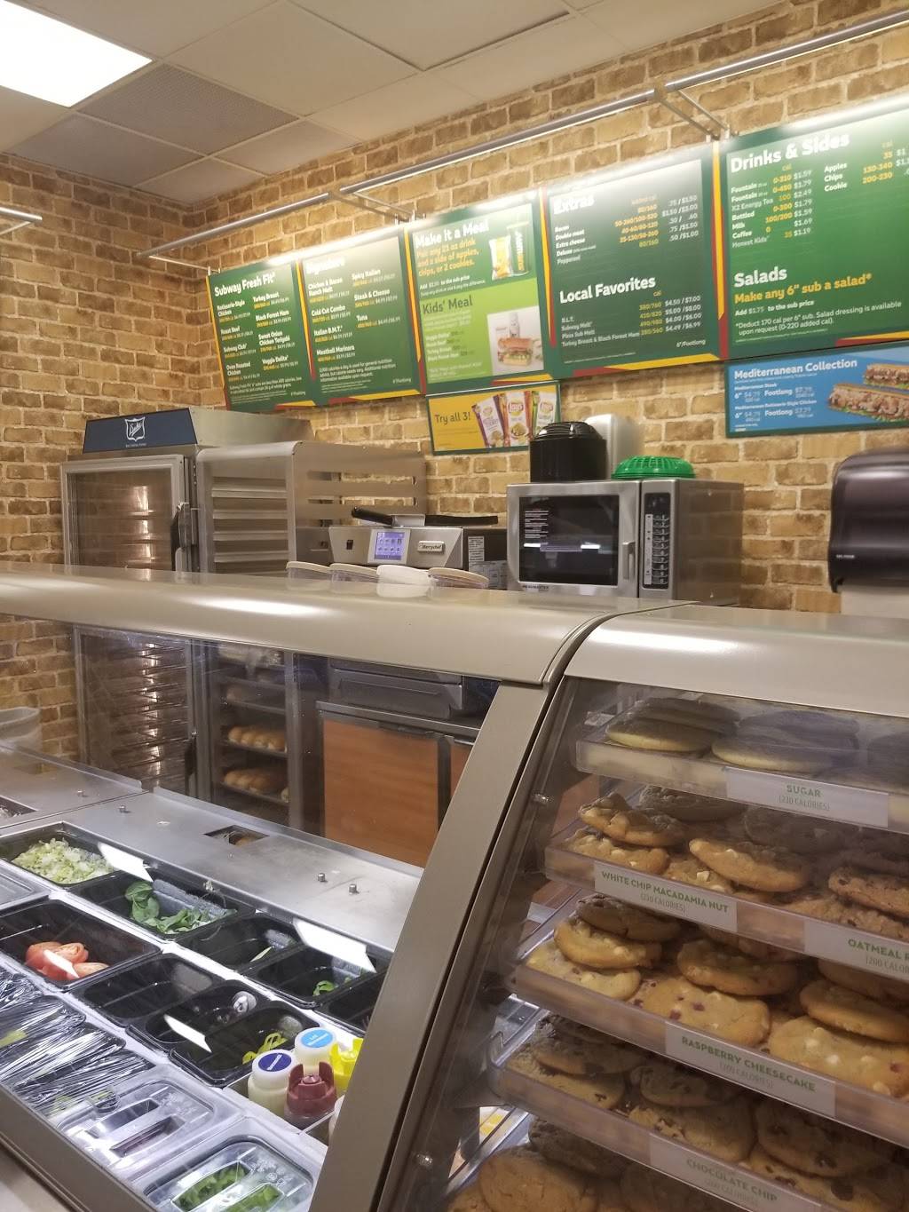 Subway | restaurant | 1560 Main St, Hamilton, OH 45013, USA | 5137371217 OR +1 513-737-1217