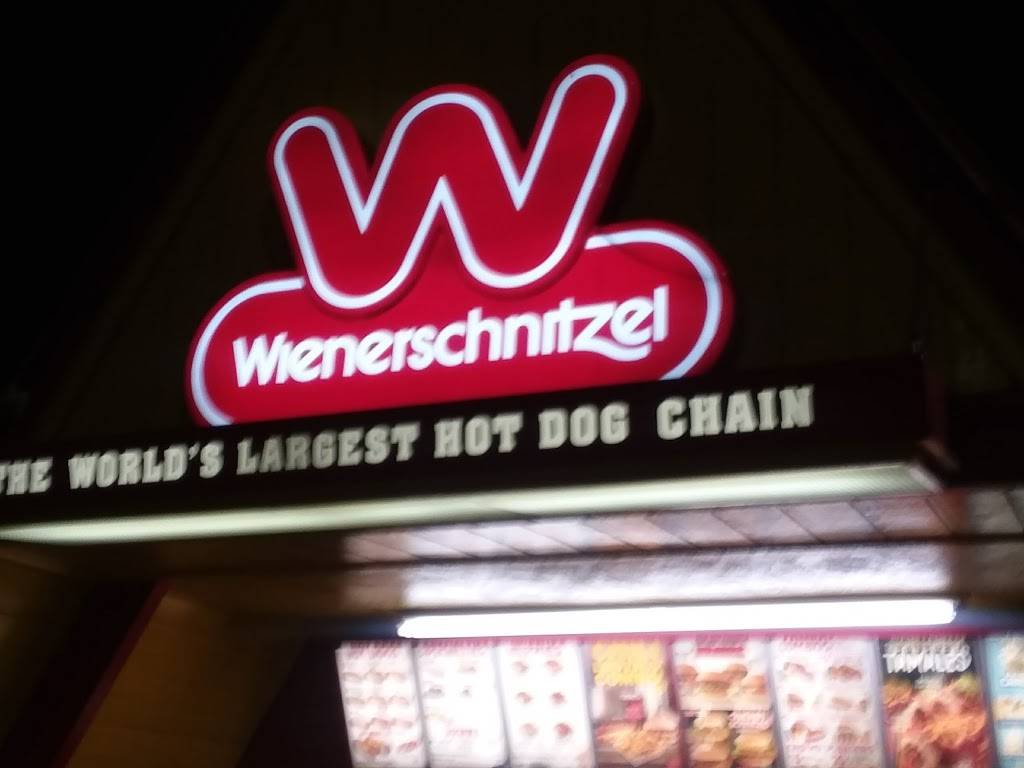 Wienerschnitzel | restaurant | 845 East El Camino Ave, Sacramento, CA 95815, USA | 9169277072 OR +1 916-927-7072