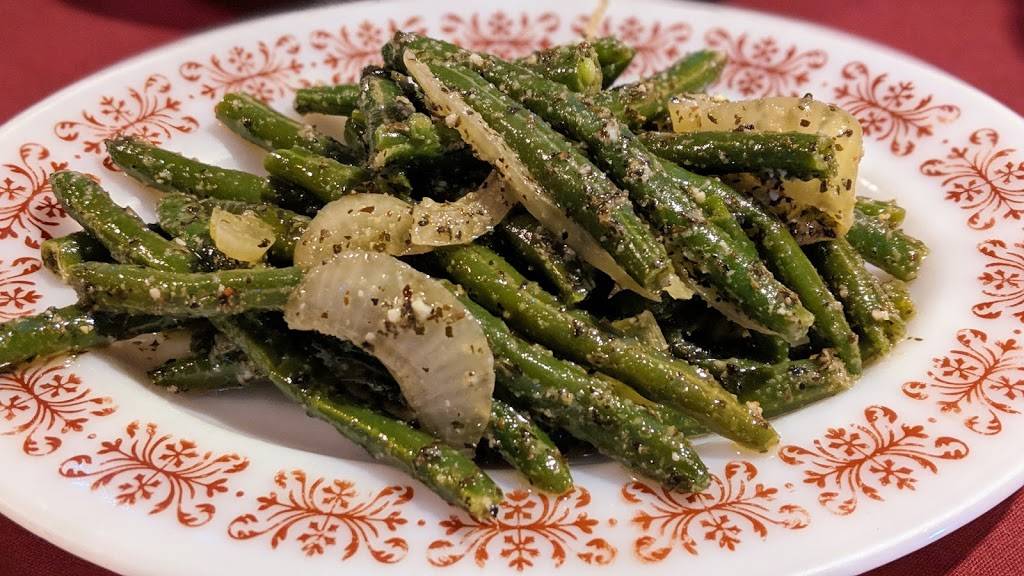 Happy Apple Inn | restaurant | 29 Imlaystown Rd, Cream Ridge, NJ 08514, USA | 6092597889 OR +1 609-259-7889