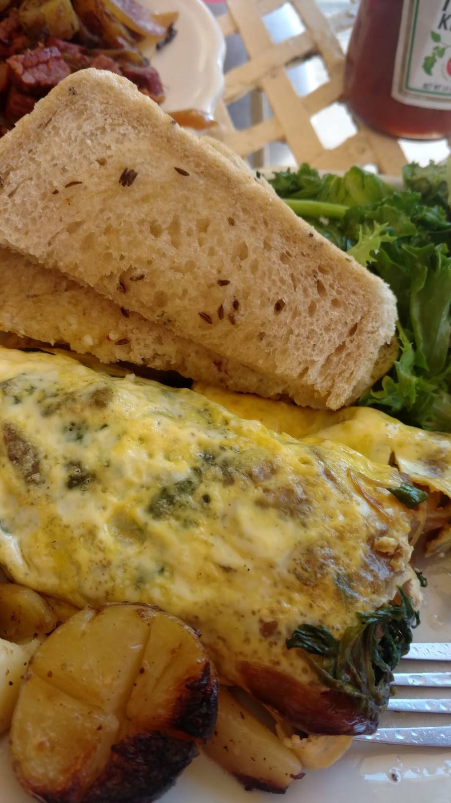 Maggies Krooked Cafe | cafe | 6000 Main St, Tannersville, NY 12485, USA | 5185896101 OR +1 518-589-6101