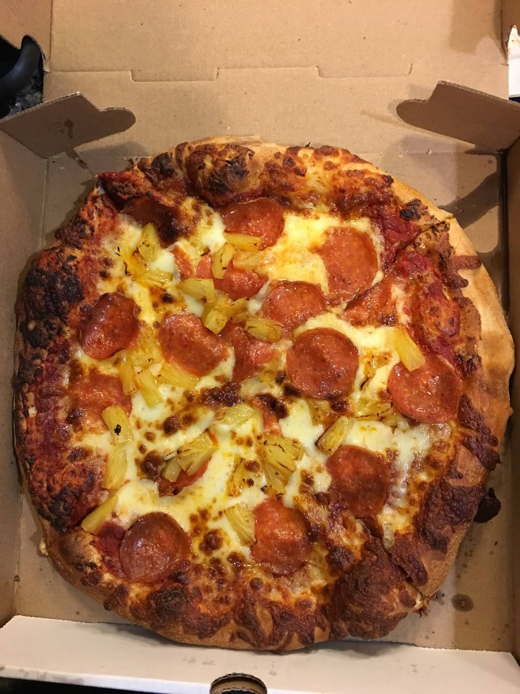 Ironclad Pizza Grill | restaurant | 924 McDonough St, Richmond, VA 23224, USA | 8042332400 OR +1 804-233-2400