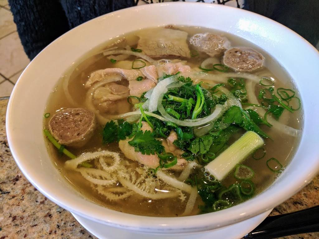 V Bistro | restaurant | 19775 US-59, Humble, TX 77338, USA | 2815407467 OR +1 281-540-7467