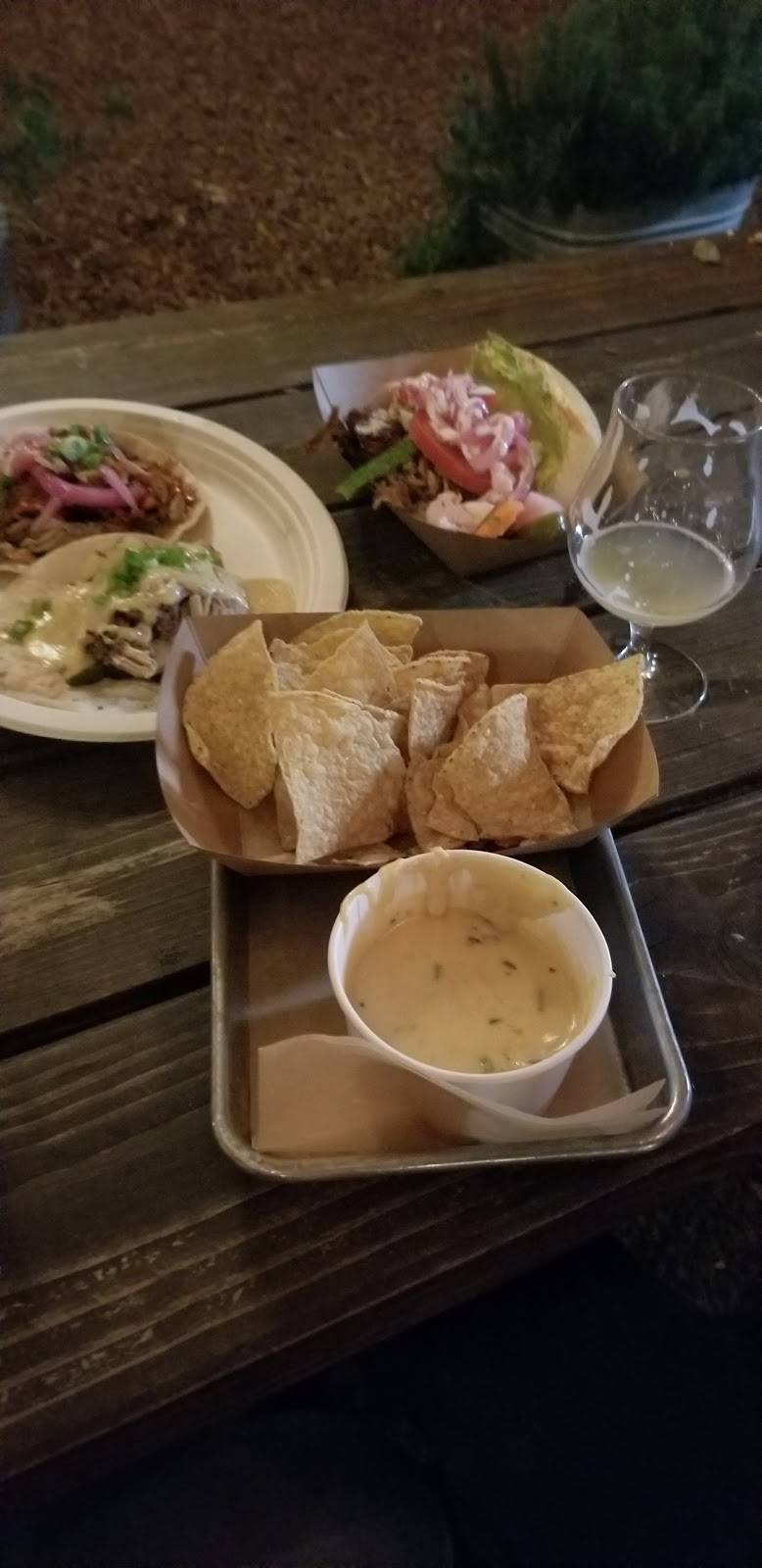 Taco Bronco | restaurant | 3220 Manor Rd, Austin, TX 78723, USA | 5125712326 OR +1 512-571-2326