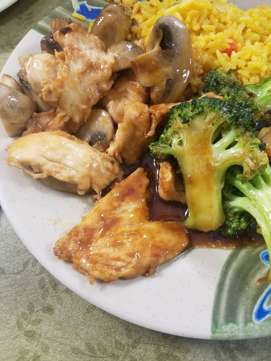 Lucky Garden | restaurant | 36 Pickwick Ave, Colonial Heights, VA 23834, USA | 8045269200 OR +1 804-526-9200