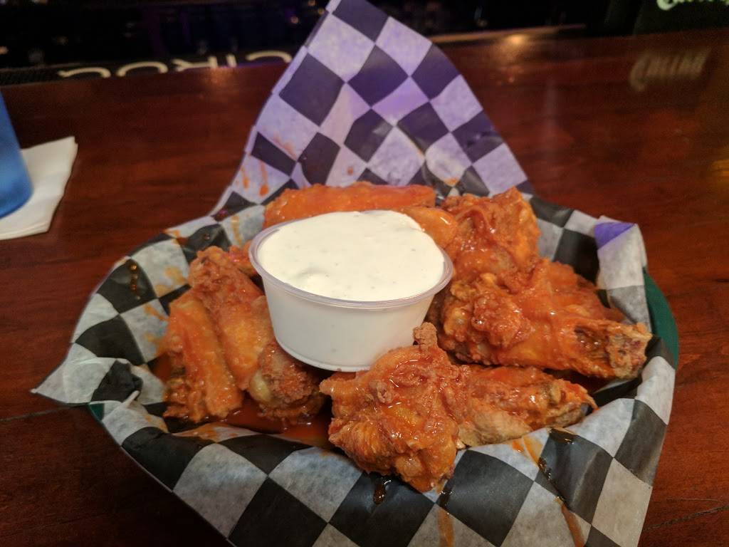 The Ugly Dog Saloon | restaurant | 2351 Noblestown Rd #1, Pittsburgh, PA 15205, USA | 4124583794 OR +1 412-458-3794