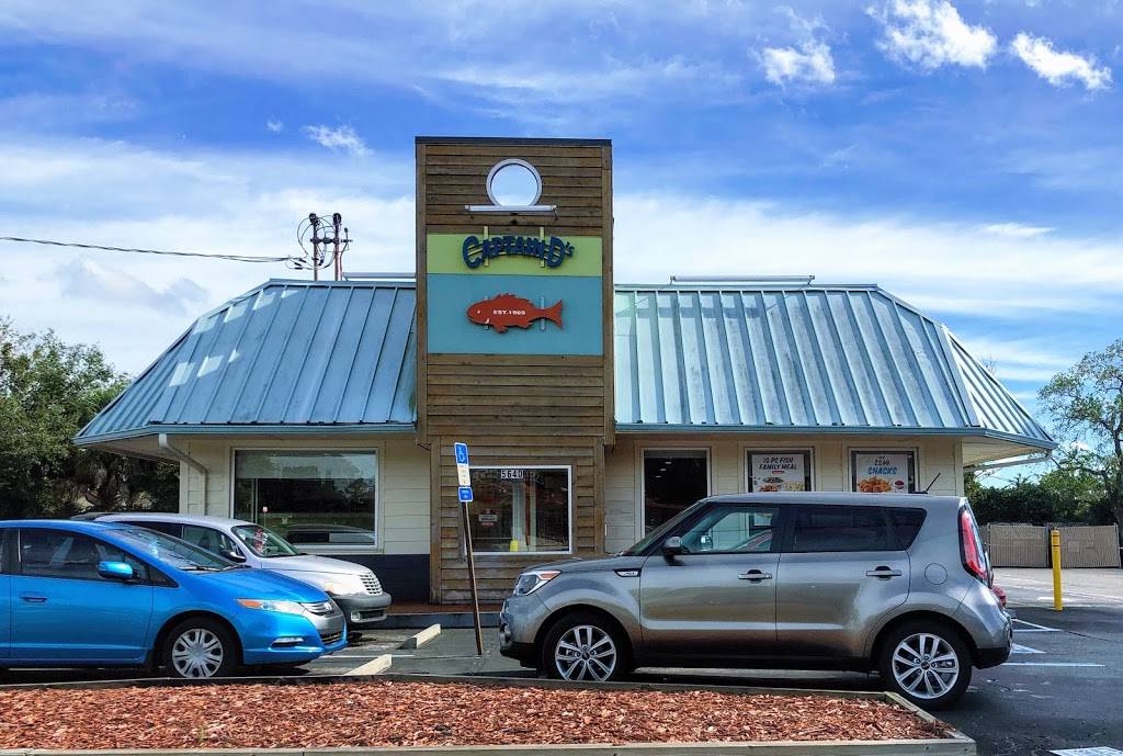 Captain Ds | restaurant | 5640 University Blvd W, Jacksonville, FL 32216, USA | 9047374444 OR +1 904-737-4444