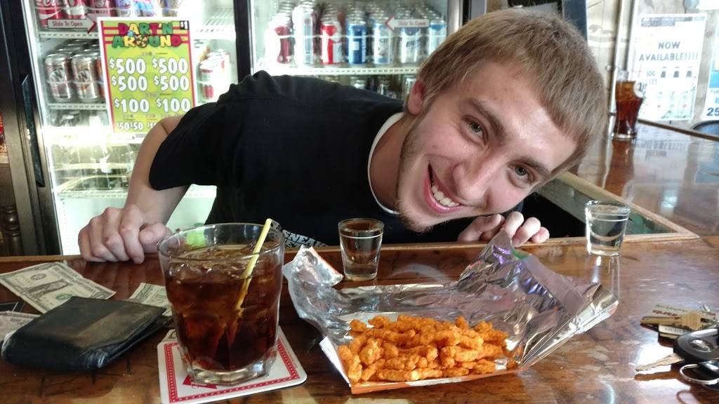 Sneaky Petes Bar & Grill | restaurant | 122 S Main St, Hancock, WI 54943, USA | 7152495111 OR +1 715-249-5111