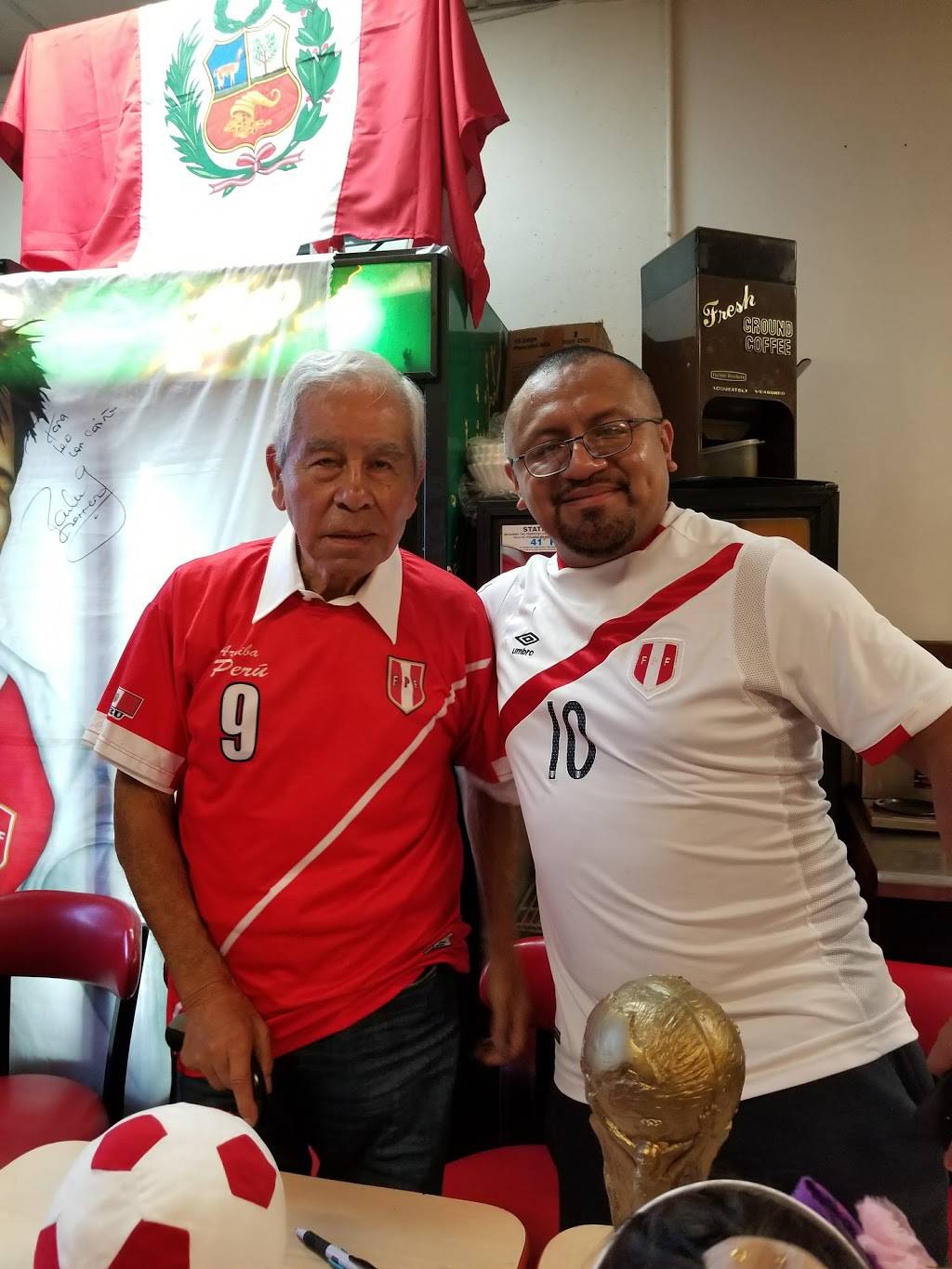 La Guanaquita | bakery | 6242 Santa Monica Blvd, Los Angeles, CA 90038, USA | 3239623151 OR +1 323-962-3151