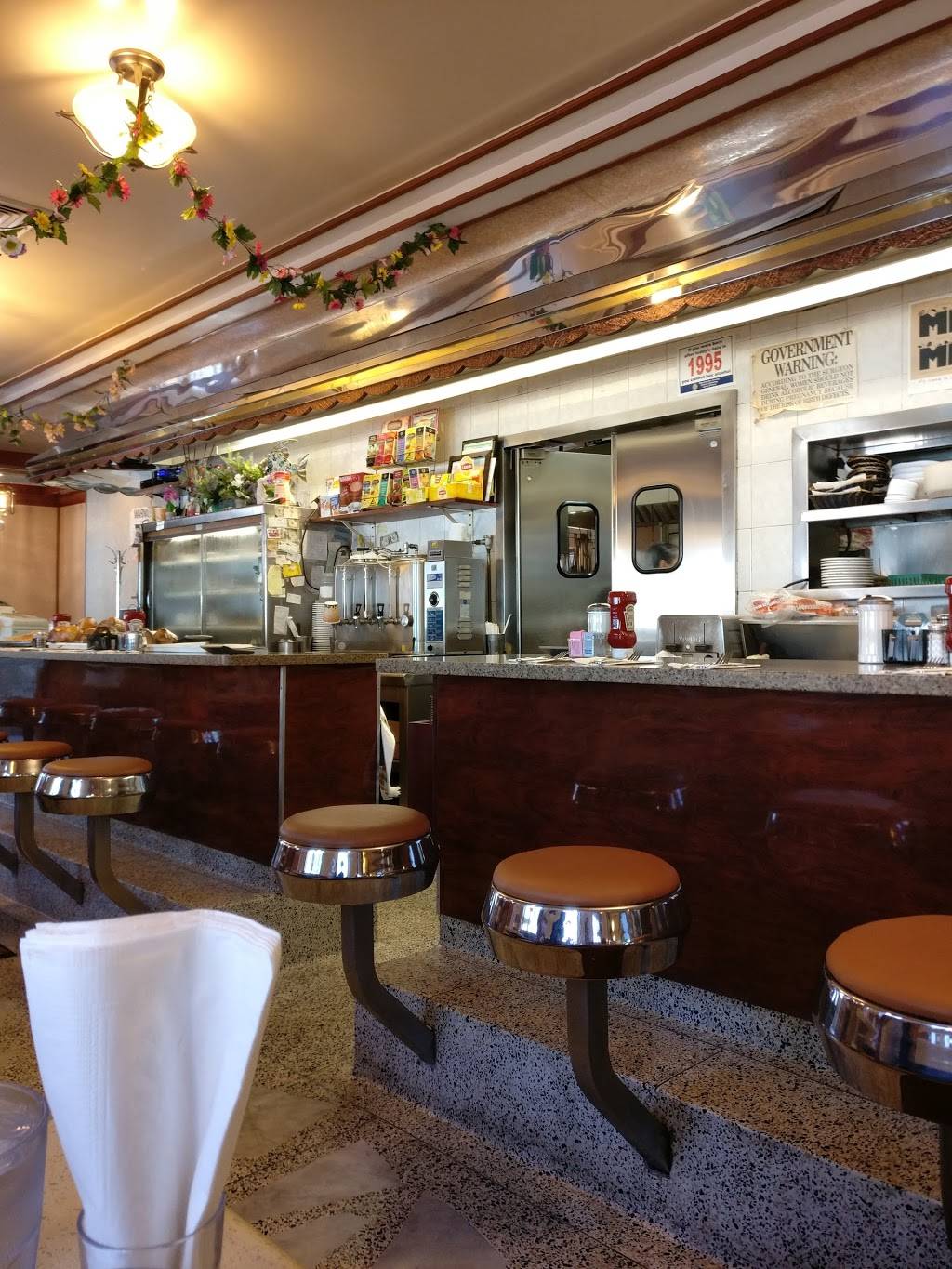 Seven Brothers Diner | restaurant | 900 Saw Mill River Rd, Yonkers, NY 10710, USA | 9149698871 OR +1 914-969-8871