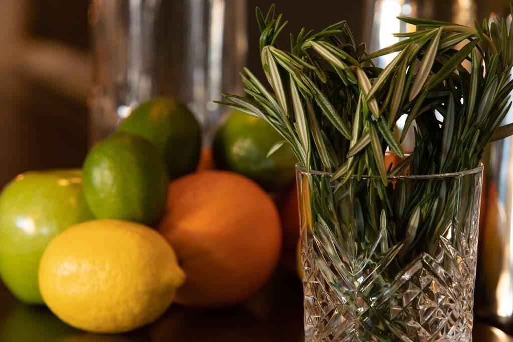 The Lilac League | restaurant | 4 S Park Ave, Lombard, IL 60148, USA | 6303177840 OR +1 630-317-7840