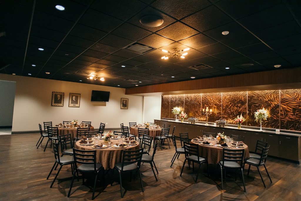 Bucyrus Club | restaurant | 1919 12th Ave, South Milwaukee, WI 53172, USA | 4142944808 OR +1 414-294-4808