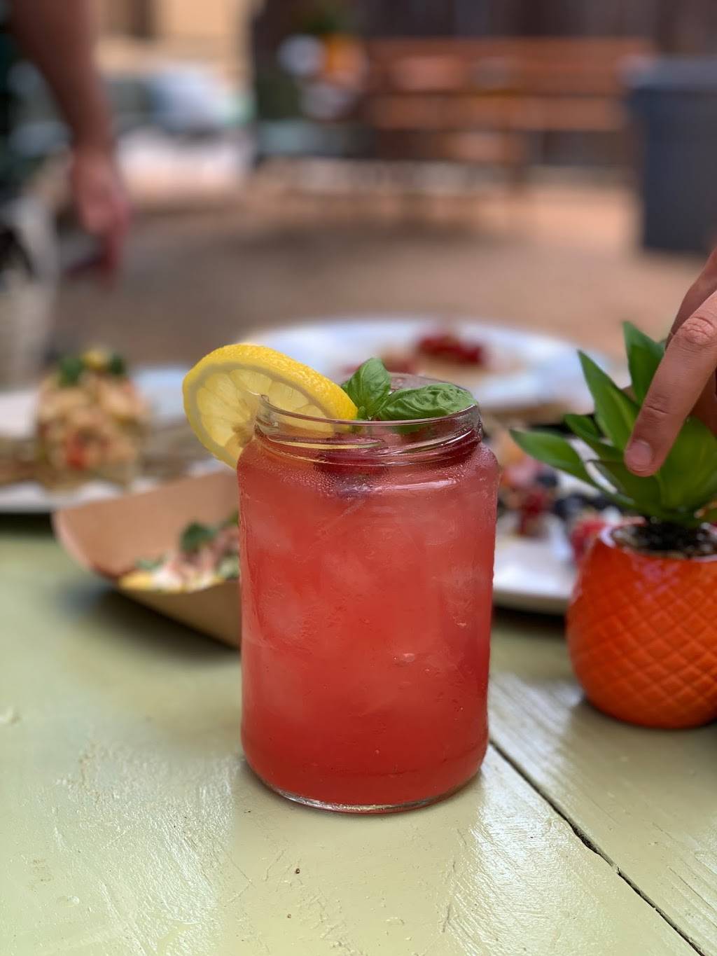 Always Hungry | restaurant | 2908 Fruth St, Austin, TX 78705, USA | 5126937212 OR +1 512-693-7212