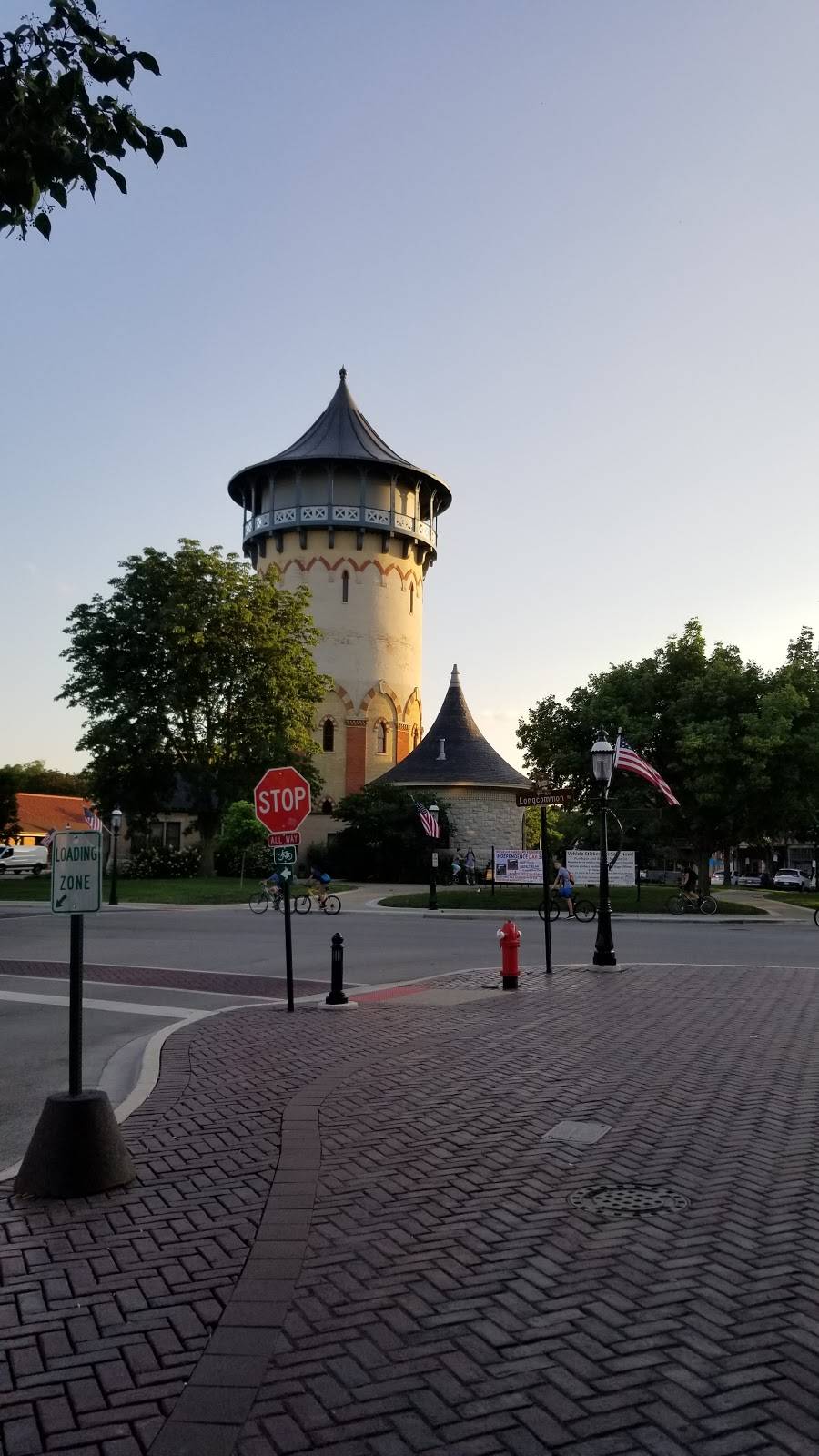 La Barra | restaurant | 2 E Burlington St, Riverside, IL 60546, USA | 7088877700 OR +1 708-887-7700