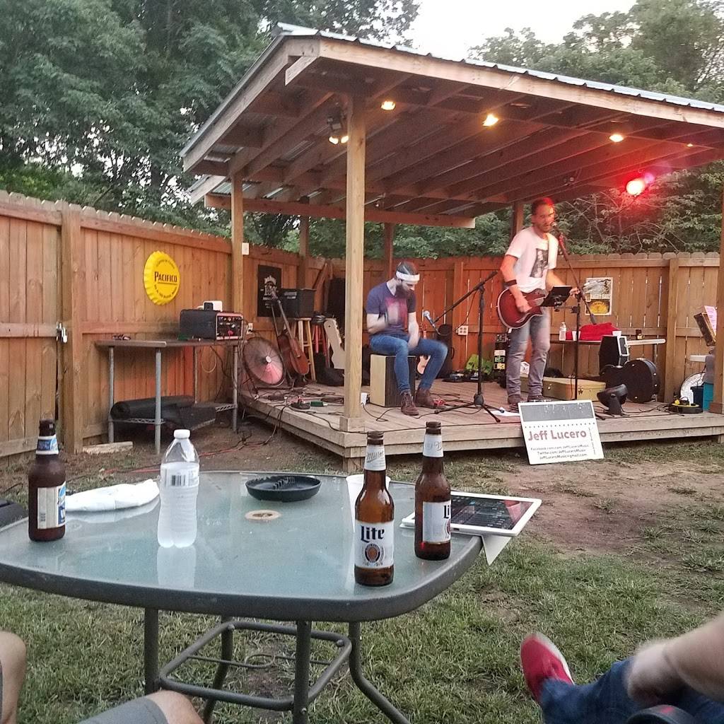 Fox Field Neighborhood Bar and Grille | restaurant | 406 Howard St, Columbia, SC 29205, USA | 8037280420 OR +1 803-728-0420