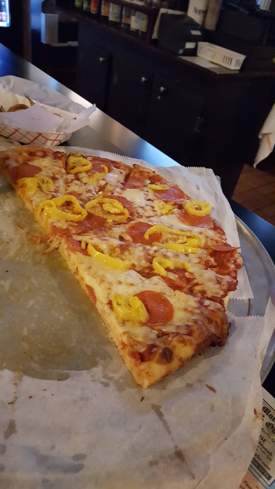 Charlies Pub & Eatery | restaurant | 606 Erie St # 1, Edinboro, PA 16412, USA | 8147341715 OR +1 814-734-1715