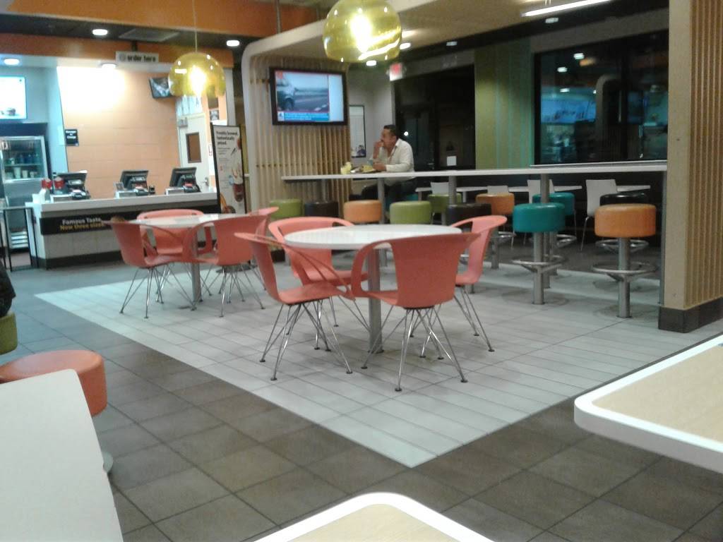 McDonalds | cafe | 9185 N De Soto Ave, Chatsworth, CA 91311, USA | 8185760008 OR +1 818-576-0008