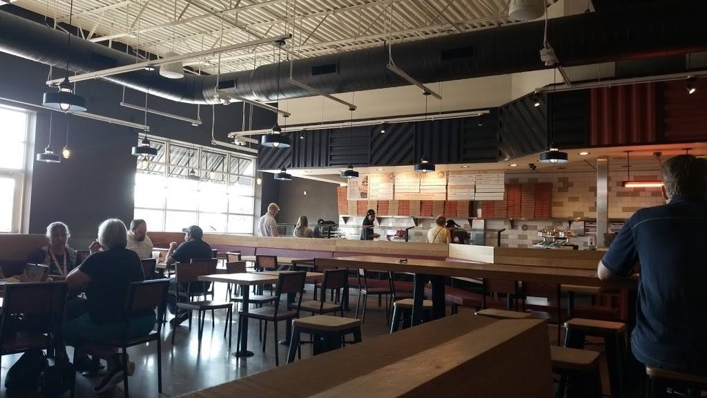 Blaze Pizza | meal takeaway | 980 W Eisenhower Pkwy, Ann Arbor, MI 48103, USA | 7342158078 OR +1 734-215-8078