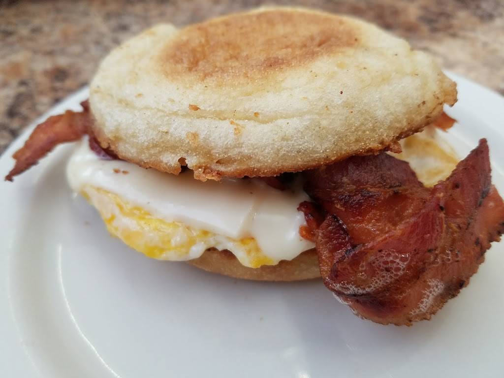 Norwood Town Square Diner | restaurant | 164 Nahatan St, Norwood, MA 02062, USA | 7817627085 OR +1 781-762-7085