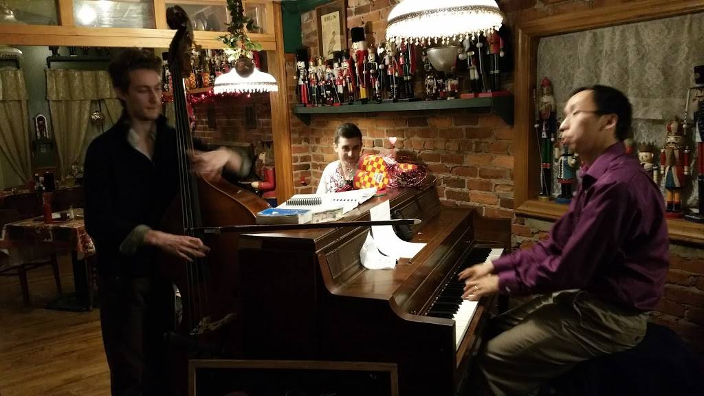 Tinys Grill | restaurant | 1014 State St, Utica, NY 13502, USA | 3157329497 OR +1 315-732-9497