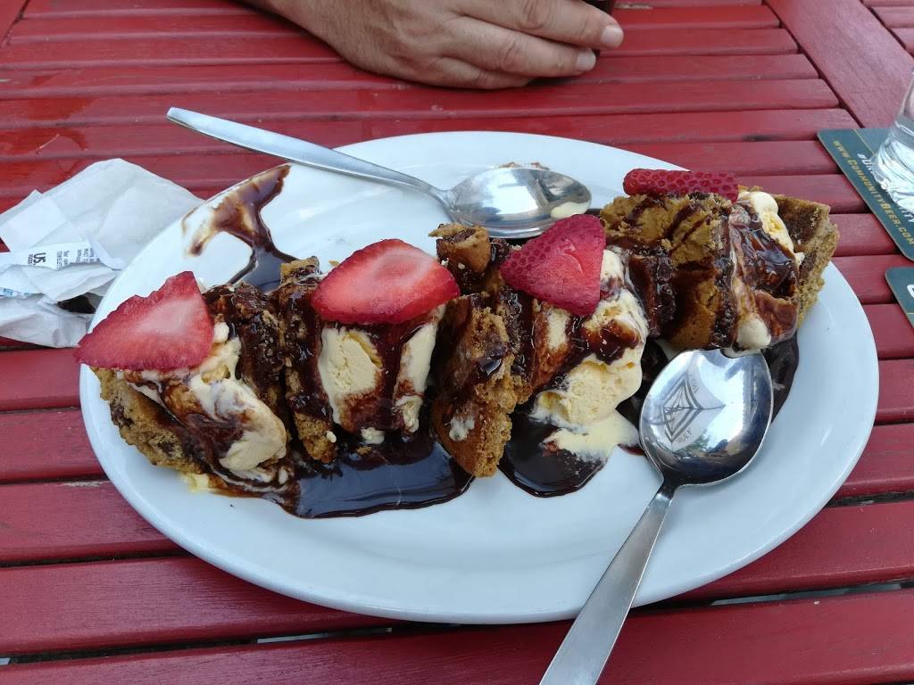 The Grape | restaurant | 2808 Greenville Ave, Dallas, TX 75206, USA | 2148281981 OR +1 214-828-1981