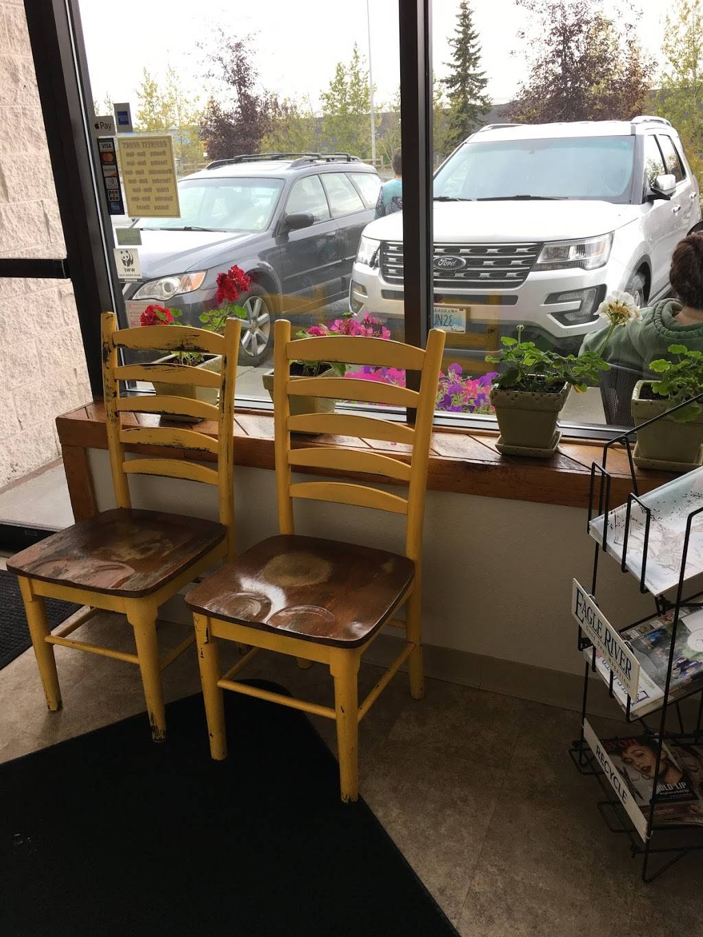 Lexies Cafe and Coffee | restaurant | 11925 Old Glenn Hwy, Eagle River, AK 99577, USA | 9076945394 OR +1 907-694-5394