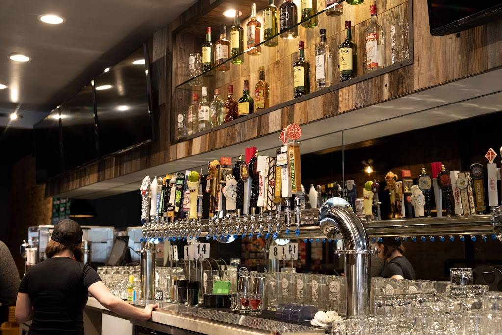 Dog Haus Biergarten Lincoln Park | restaurant | 2464 N Lincoln Ave, Chicago, IL 60614, USA | 7739353647 OR +1 773-935-3647