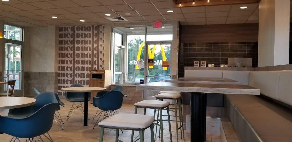 McDonalds | cafe | 801 Meadowbrook Rd, Waukesha, WI 53188, USA | 2625240125 OR +1 262-524-0125