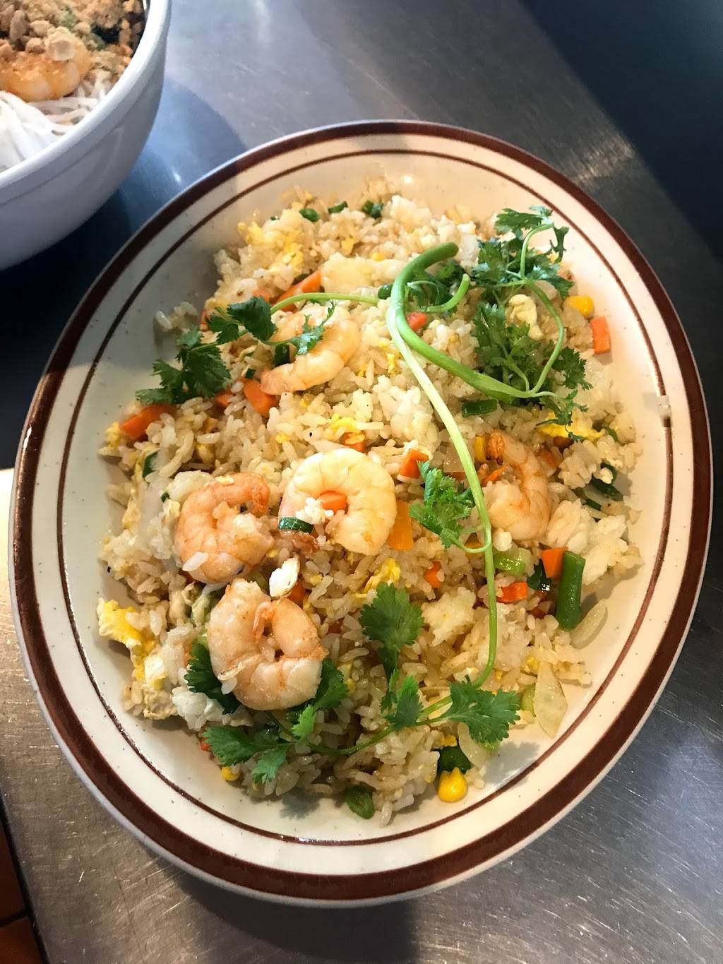 Pho Hut | restaurant | 5404 California Ave, Bakersfield, CA 93309, USA | 6616319928 OR +1 661-631-9928