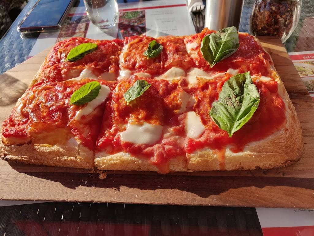 Levetto Waterloo | restaurant | 105 Oak Park Dr, Waterloo, ON N2K 0B3, Canada | 5198845555 OR +1 519-884-5555