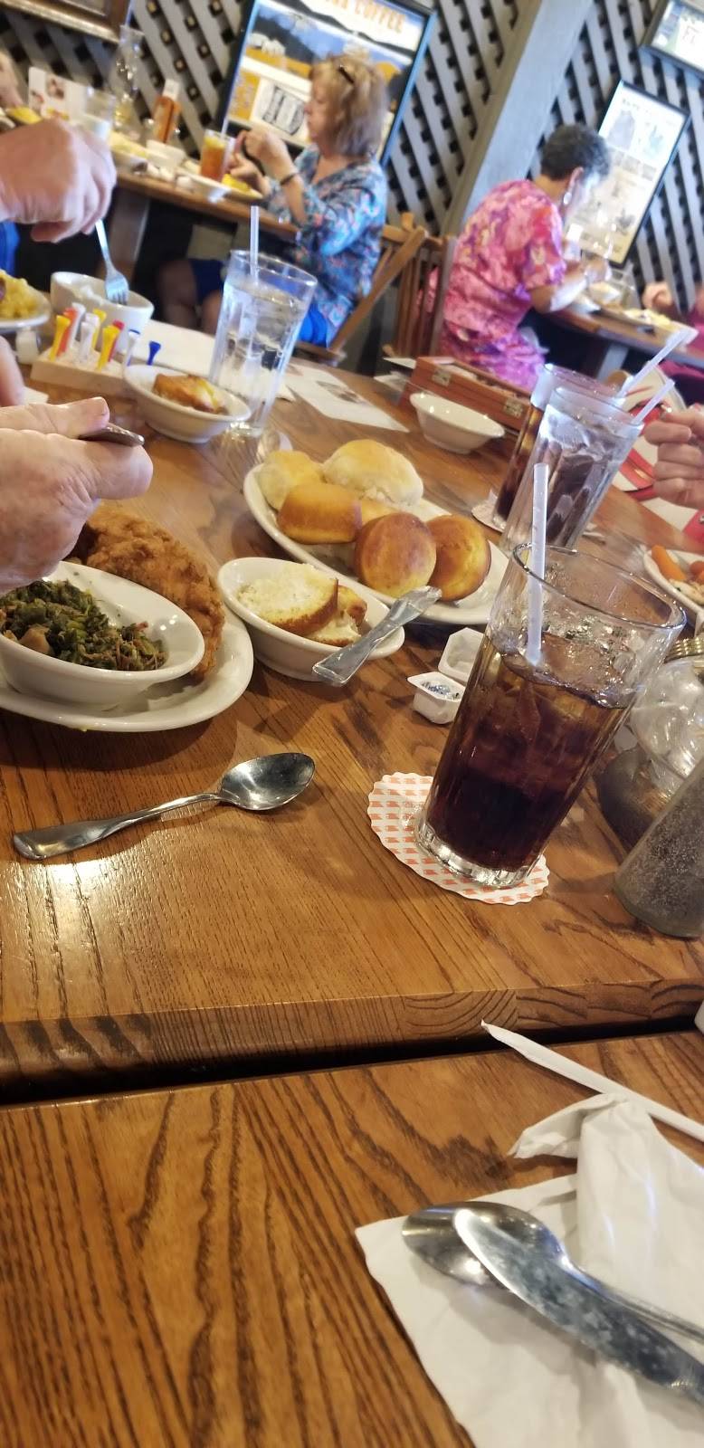 Cracker Barrel Old Country Store | restaurant | 1510 Cracker Barrel Ln, Knoxville, TN 37914, USA | 8655228232 OR +1 865-522-8232