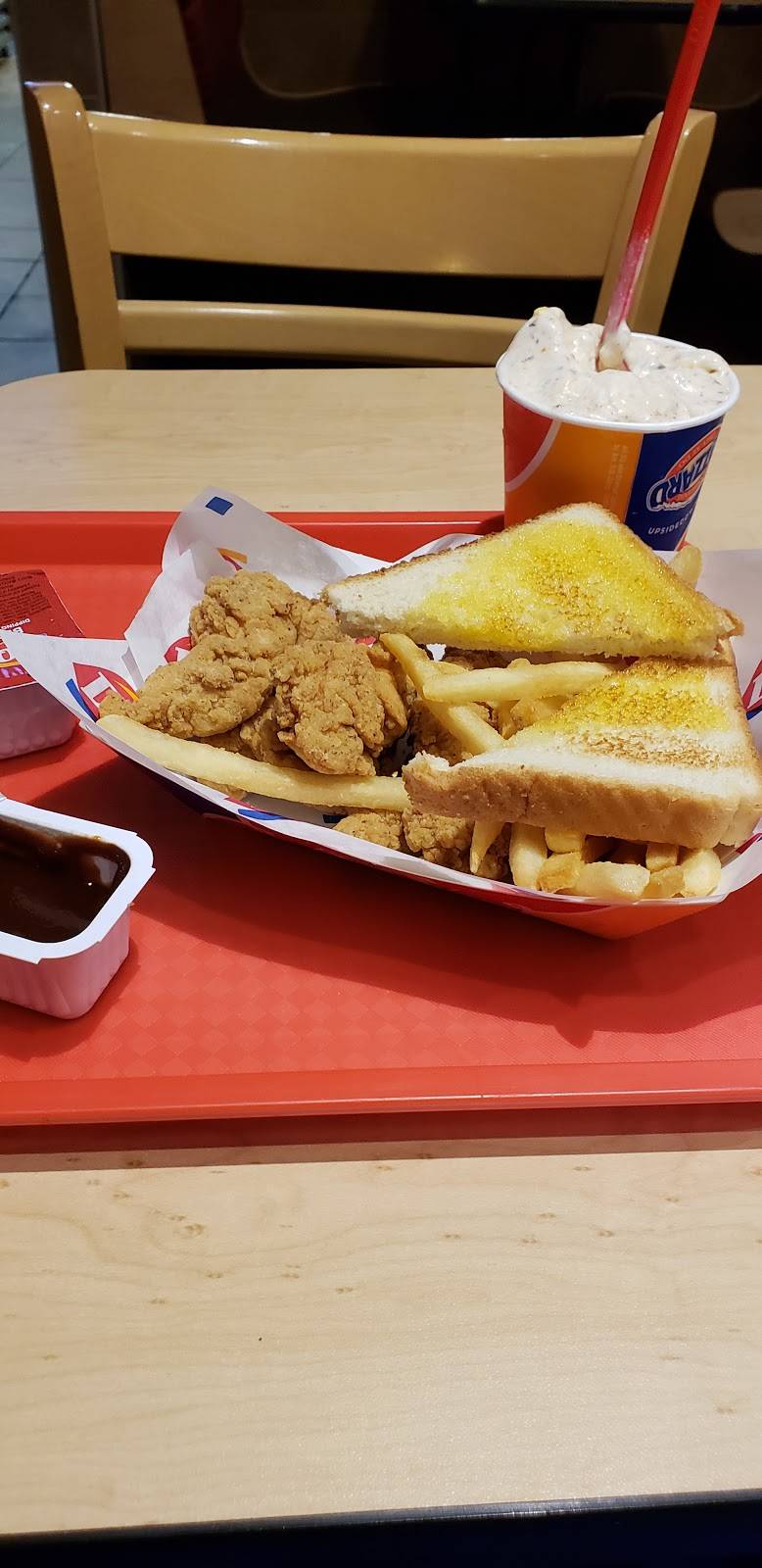 Dairy Queen Grill & Chill | restaurant | 2920 W Morris St, Indianapolis, IN 46241, USA | 3172419000 OR +1 317-241-9000