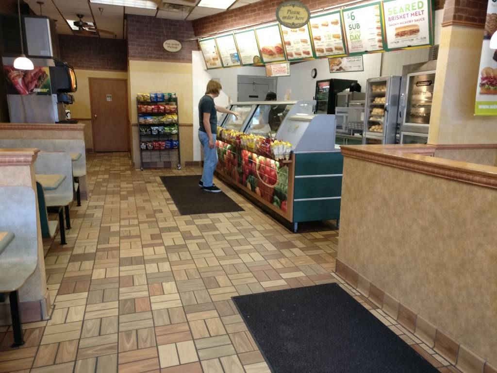 Subway | restaurant | 1565 Cliff Rd #15, Eagan, MN 55122, USA | 6517974443 OR +1 651-797-4443