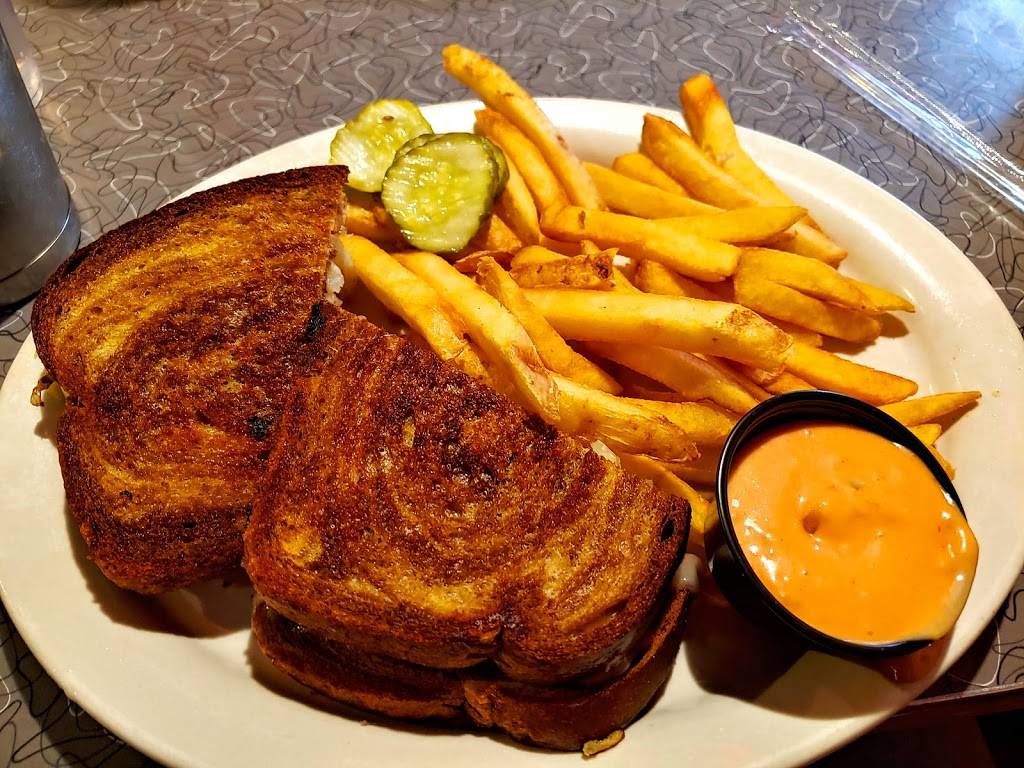 BVille Diner | restaurant | 18 E Genesee St, Baldwinsville, NY 13027, USA | 3156353180 OR +1 315-635-3180