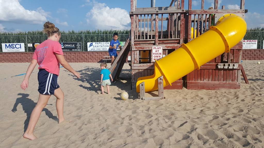 Spikers Sports & Spirits | restaurant | 20227 Husker Dr, Gretna, NE 68028, USA | 4023324466 OR +1 402-332-4466