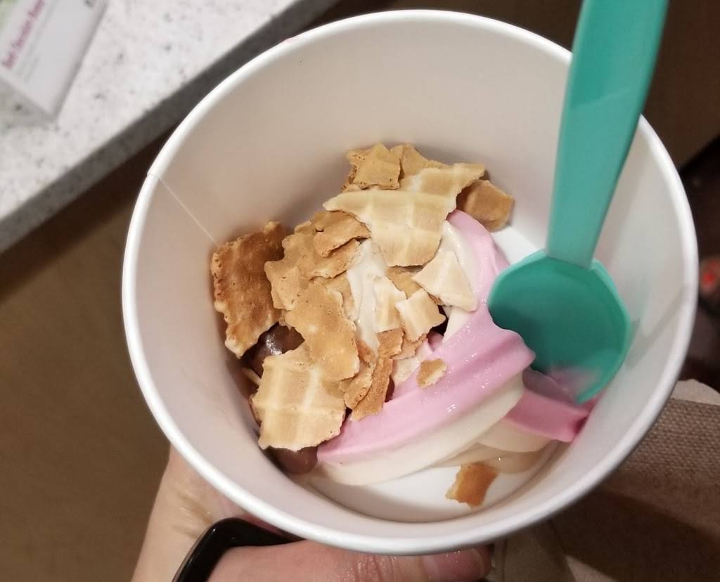 Yogurtini | restaurant | 2510 W Happy Valley Rd #1251, Phoenix, AZ 85085, USA | 6235801200 OR +1 623-580-1200