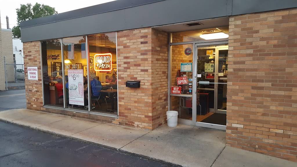 Master Pizza Painesville | restaurant | 1707, 1640 Mentor Ave, Painesville, OH 44077, USA | 4403523371 OR +1 440-352-3371