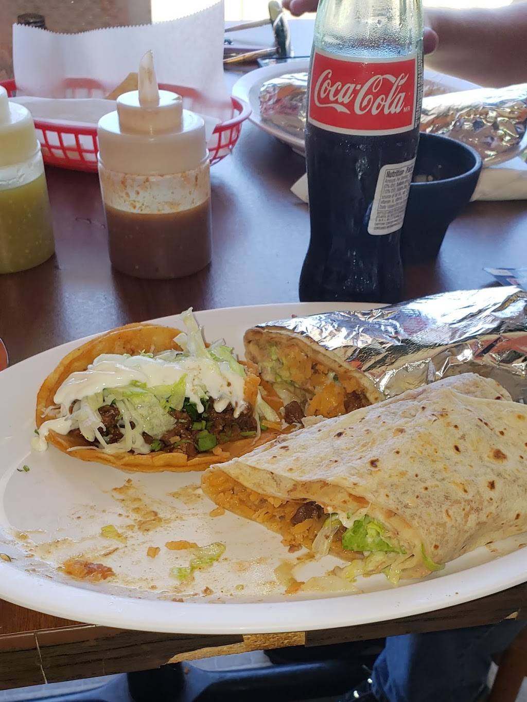 La Esmeralda Mexican Restaurant | restaurant | 108 N Franklin Ave, Polo, IL 61064, USA | 8159461010 OR +1 815-946-1010