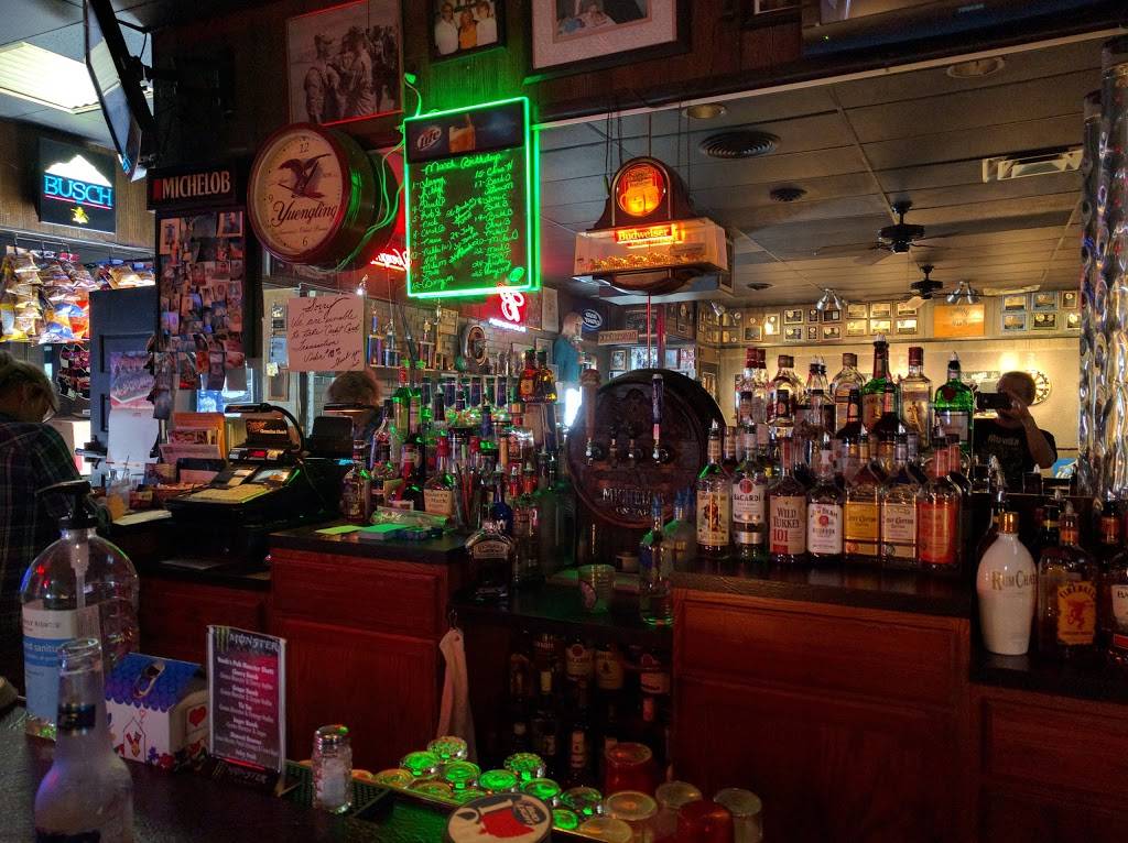 Hanks Pub & Patio | restaurant | 2529 Patterson Rd, Dayton, OH 45420, USA | 9372547527 OR +1 937-254-7527