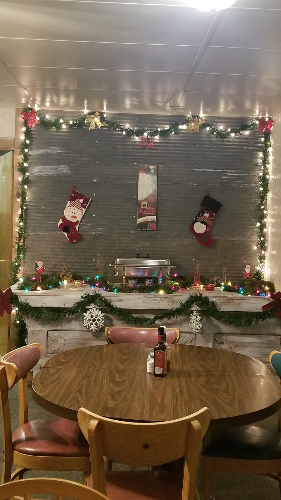 TNT Burgers & Steaks | restaurant | 110 Main St, Bison, SD 57620, USA | 6052447777 OR +1 605-244-7777