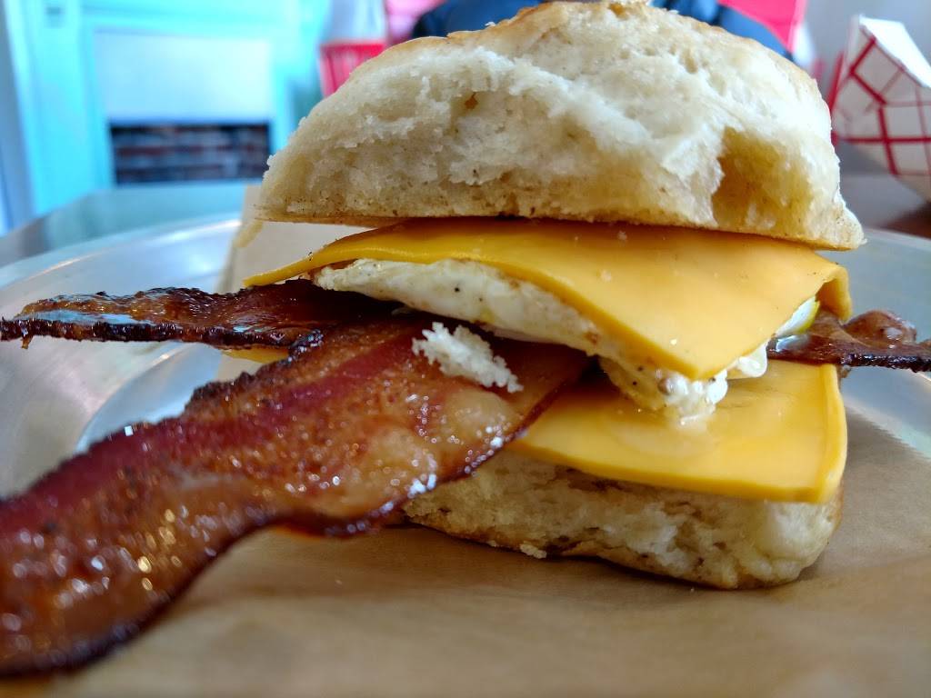 HenDough Chicken & Donuts | restaurant | 532 Kanuga Rd, Hendersonville, NC 28739, USA | 8285952885 OR +1 828-595-2885