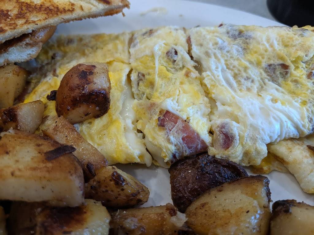 Sammy Js Breakfast Cafe | restaurant | 144 Main St, Salem, NH 03079, USA | 6038945395 OR +1 603-894-5395