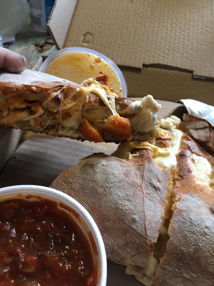 Crowleys Variety & Grill | restaurant | 351 Main St, Farmington, NH 03835, USA | 6038391020 OR +1 603-839-1020