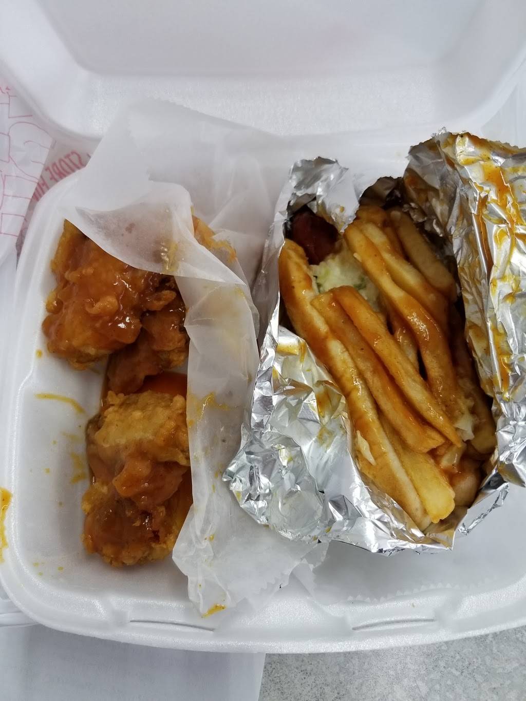 Kims Wings | restaurant | 14909 St Clair Ave, Cleveland, OH 44110, USA | 2166816644 OR +1 216-681-6644