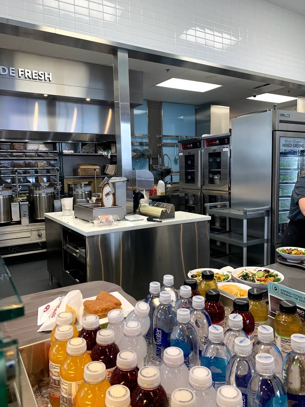 Cafe Zupas | restaurant | 12415 Wayzata Blvd Suite #14, Minnetonka, MN 55305, USA | 6514358470 OR +1 651-435-8470