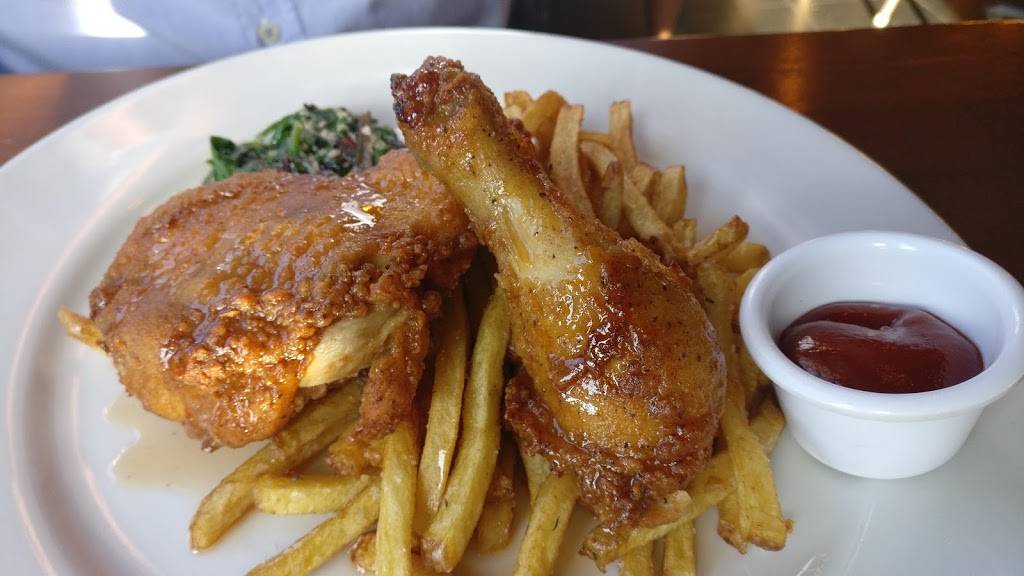 The Oakwood Hardware | restaurant | 337 Oakwood Ave, York, ON M6E 2V8, Canada | 4166589898 OR +1 416-658-9898