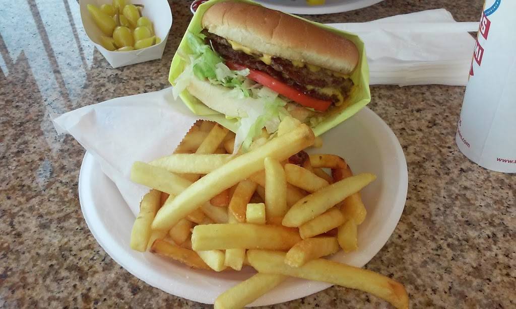 Toms Burgers | restaurant | 3566 E 1st St, Los Angeles, CA 90063, USA | 3232617536 OR +1 323-261-7536