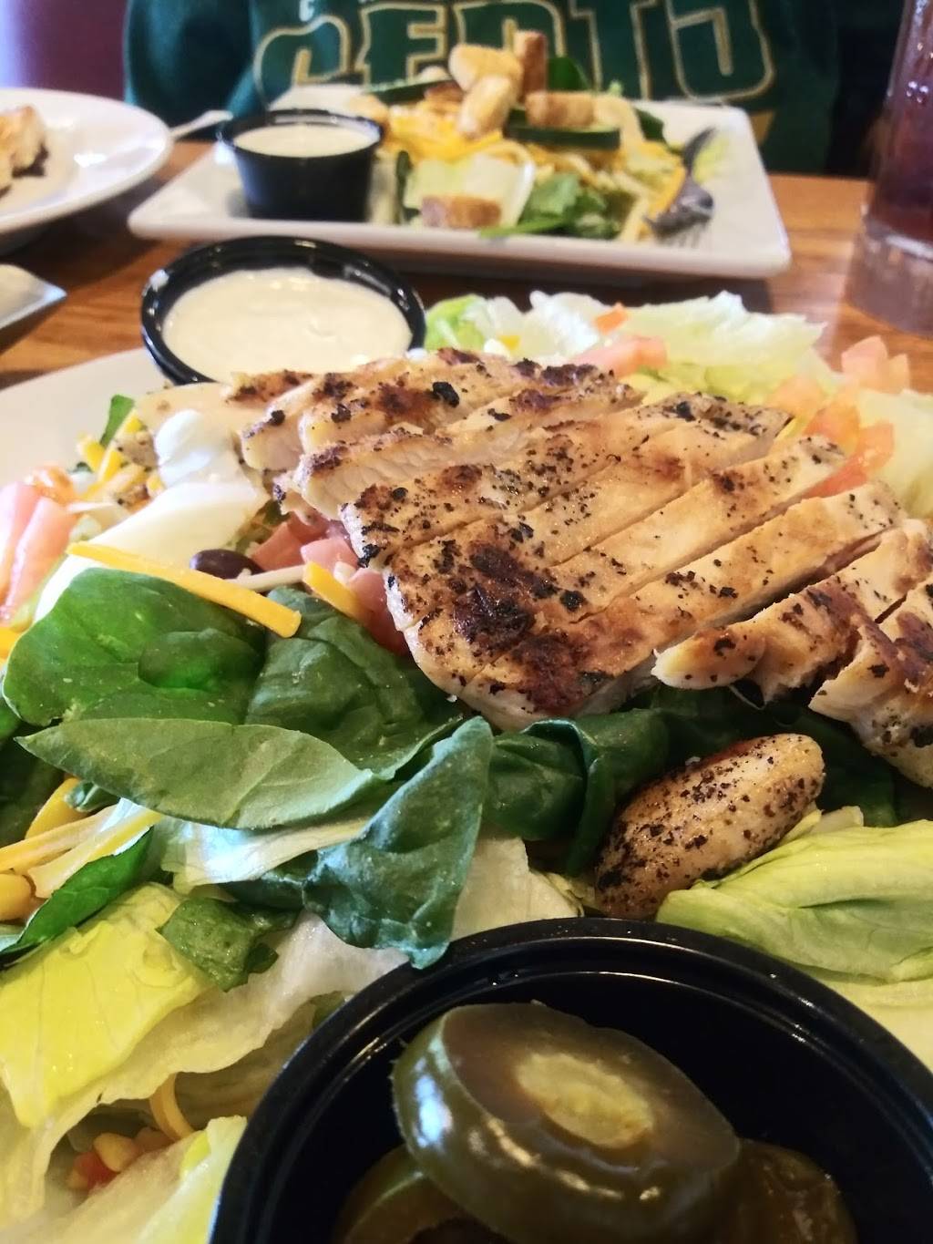 Chilis Grill & Bar | restaurant | 827 Odd Fellows Rd, Crowley, LA 70526, USA | 3377831493 OR +1 337-783-1493