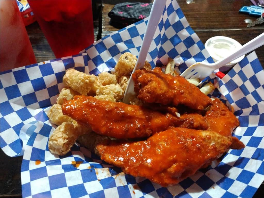 Armadillos Texas Style Burgers-City Base | restaurant | 2619 SE Military Dr, San Antonio, TX 78223, USA | 2106177797 OR +1 210-617-7797