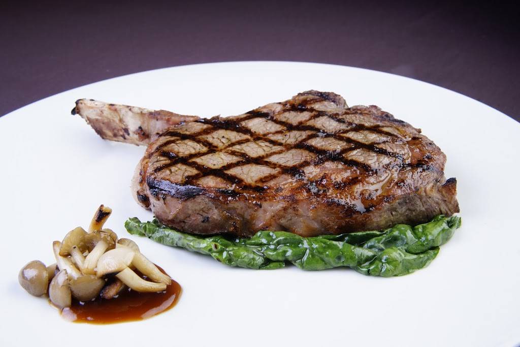 Mignons Steaks & Seafood | restaurant | 158 Howard Ave, Biloxi, MS 39530, USA | 2284328888 OR +1 228-432-8888