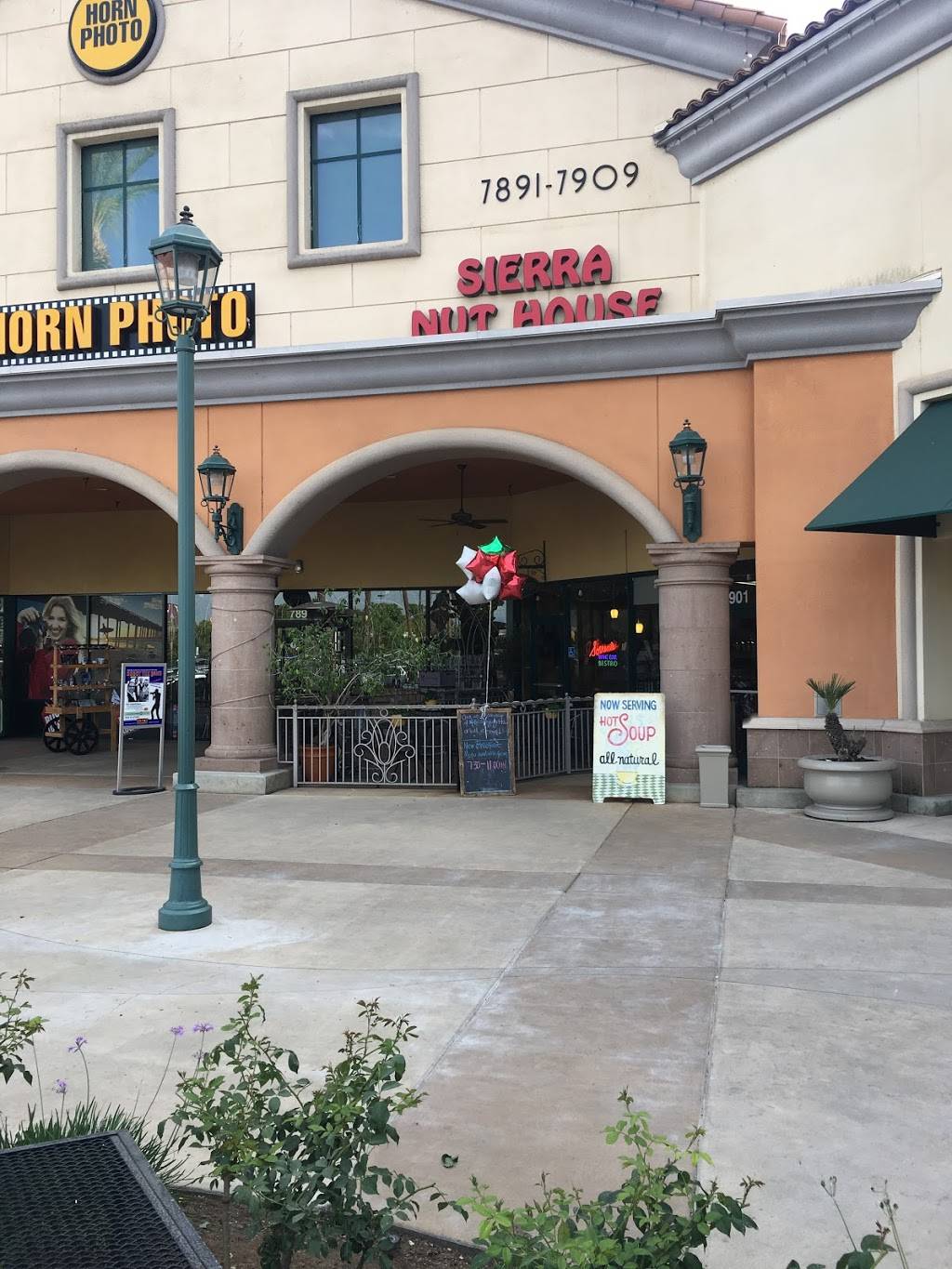 Sierra Nut House | restaurant | 7901 N Blackstone Ave, Fresno, CA 93720, USA | 5594324023 OR +1 559-432-4023